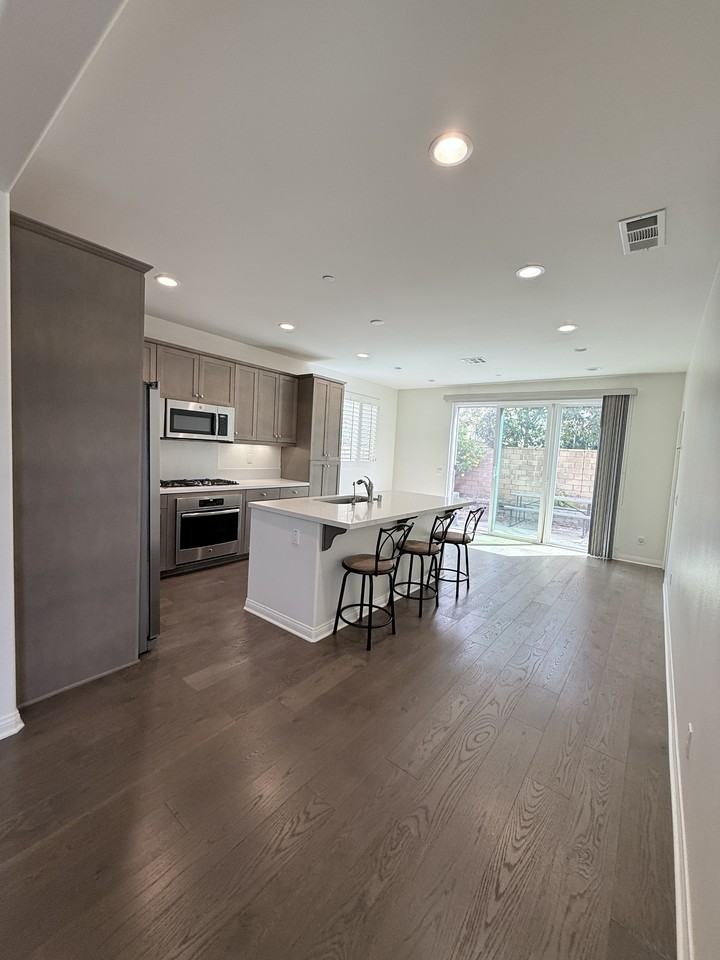 672 Sage Brook Ct #1 - Photo 4 of 32