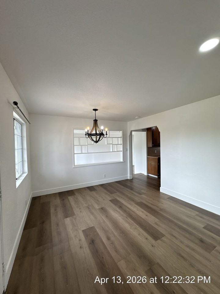 786 E North Way - Photo 2 of 23