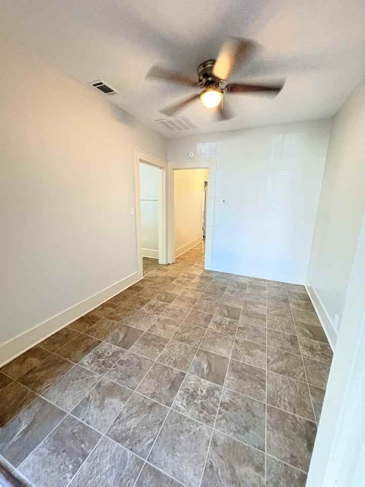 711 Baylor St #1 - Photo 3 of 8