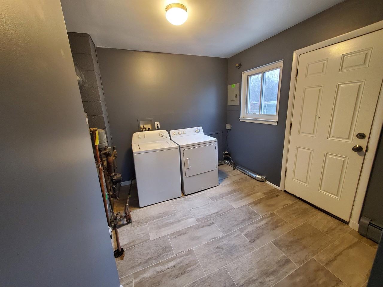 23528 Stewart Ave #1 - Photo 4 of 9