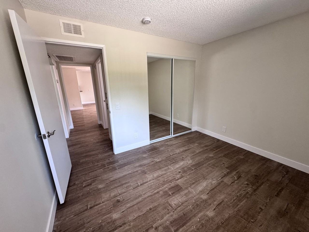 Beautifully Remodeled Apartment in Sunland, CA - Photo 7 of 33