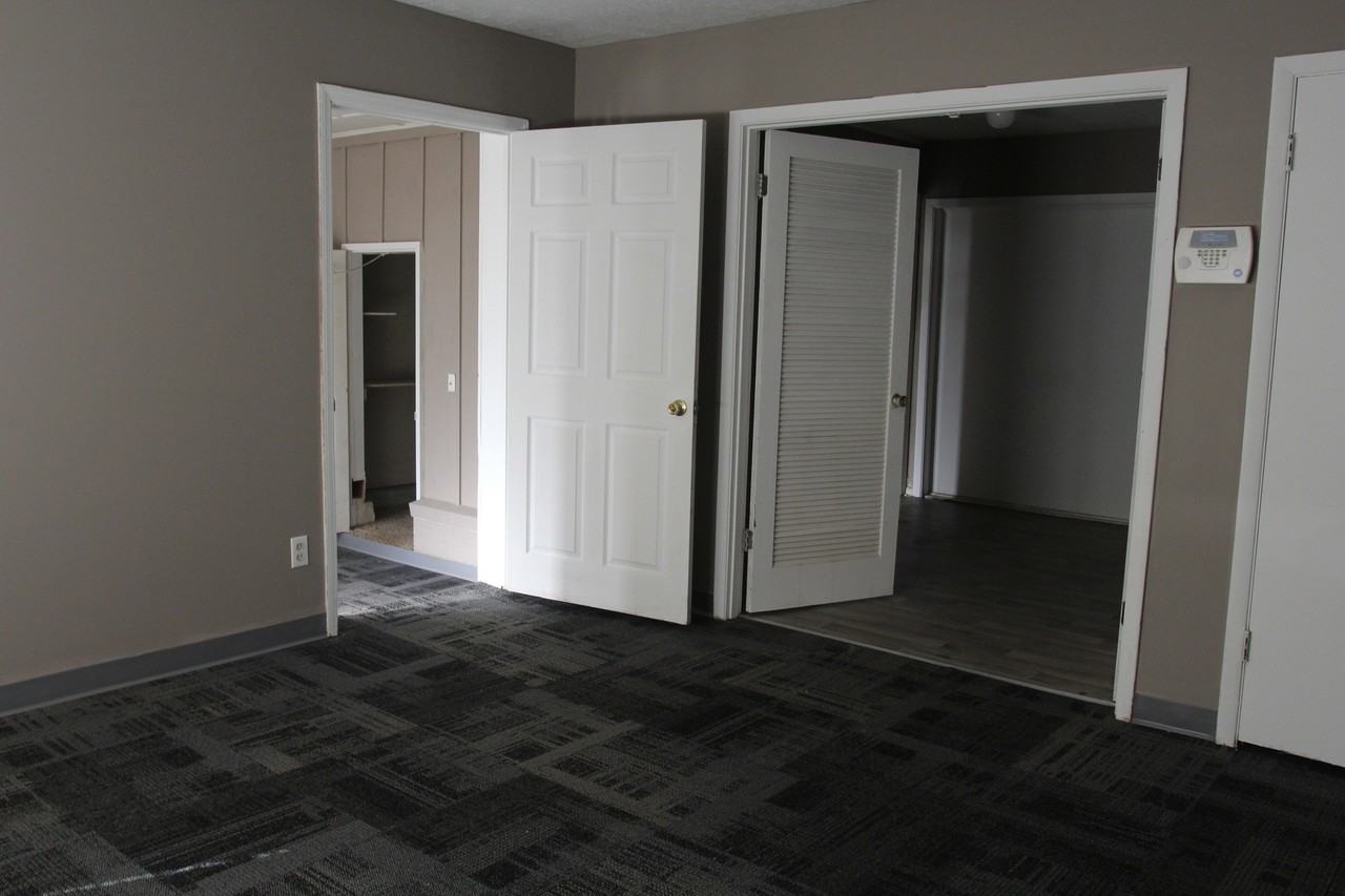 2105 Evergreen Dr #1 - Photo 3 of 9