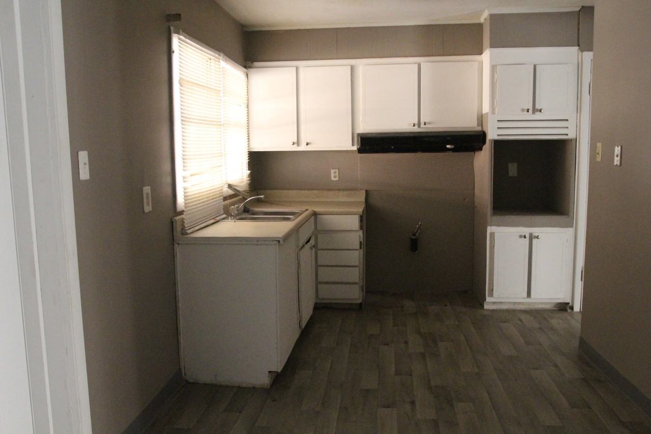 2105 Evergreen Dr #1 - Photo 6 of 9