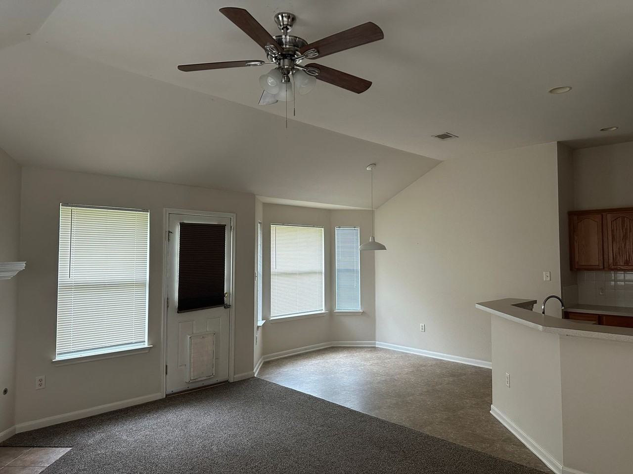15233 Faircrest Dr - Photo 2 of 19