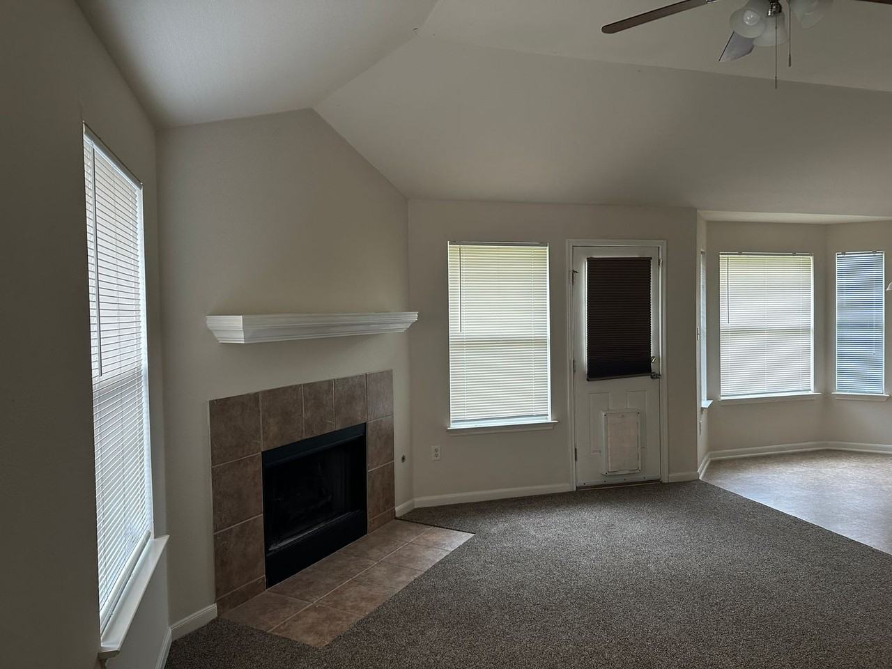 15233 Faircrest Dr - Photo 3 of 19