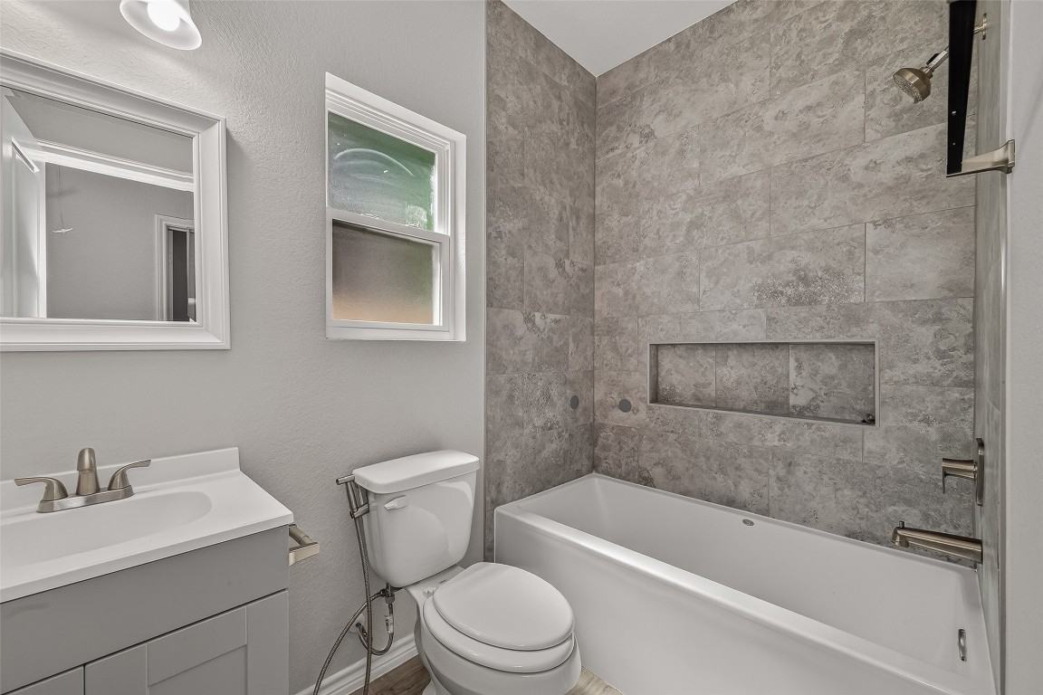 352 Westchase #1 - Photo 2 of 5