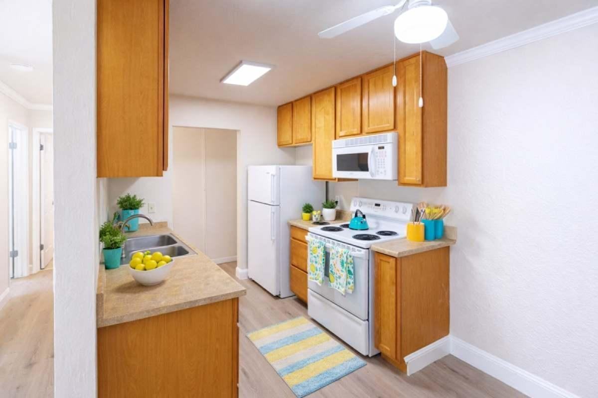 14575 Bancroft Ave - Photo 2 of 9