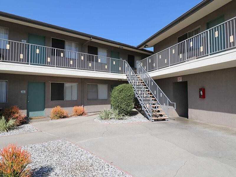 4640 Arden Way - Photo 5 of 26