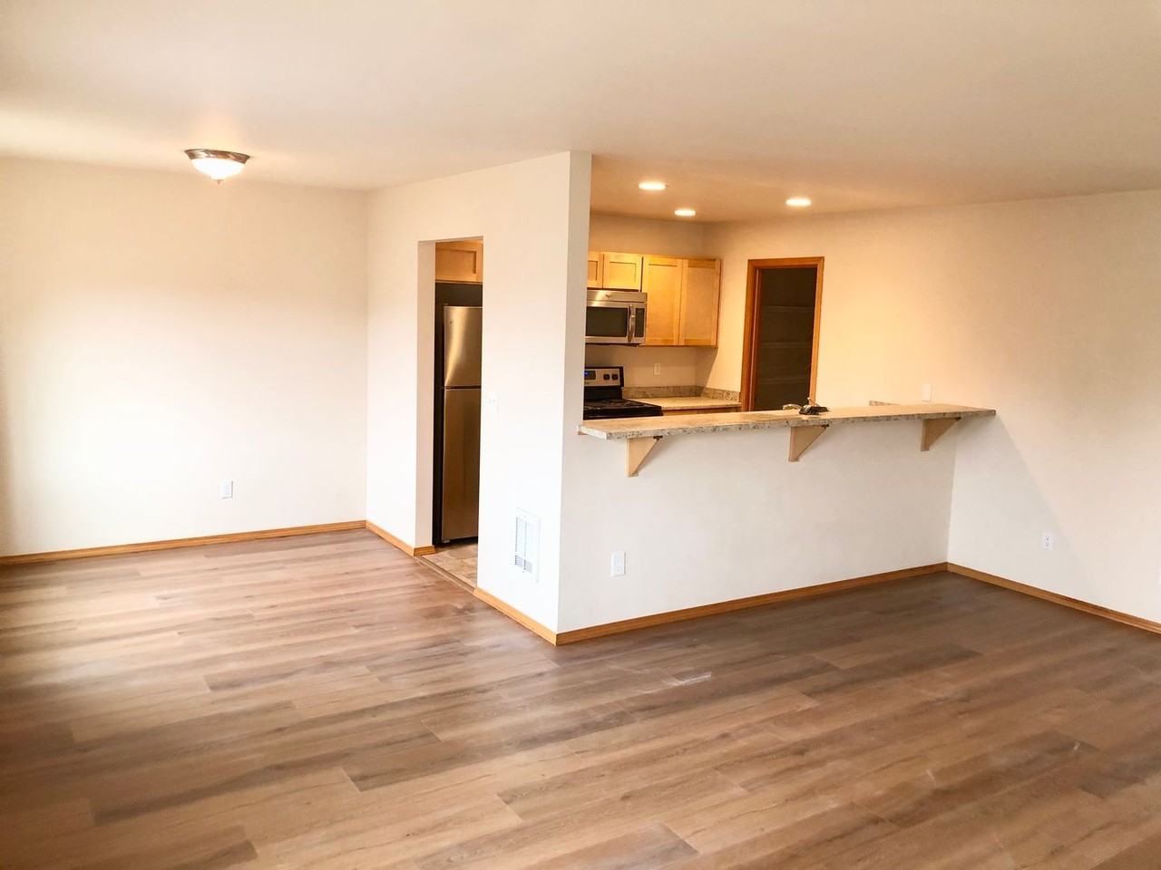 394 Ne Inspiration St - Photo 3 of 16