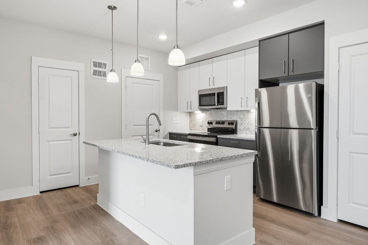 Stella by the Bay - Photo 7 of 50