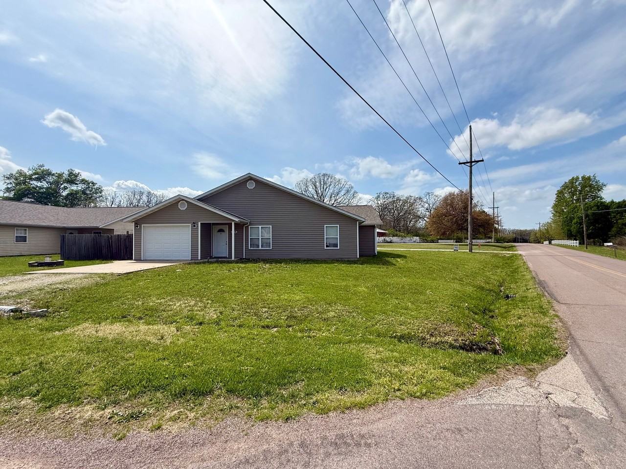 1278-MF2-IO - Photo 2 of 3