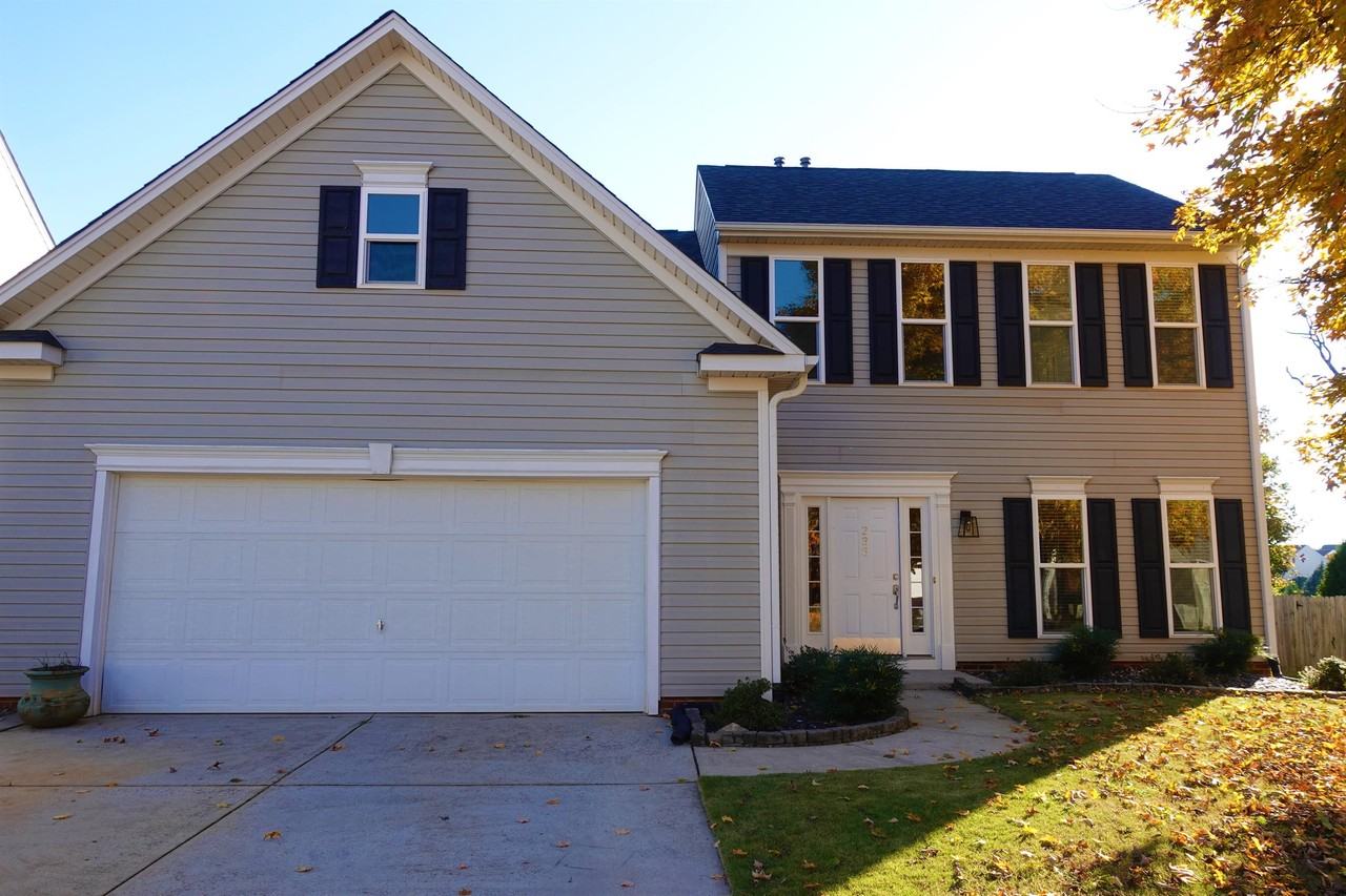 233 Highgate Cir #1 - Photo 4 of 33