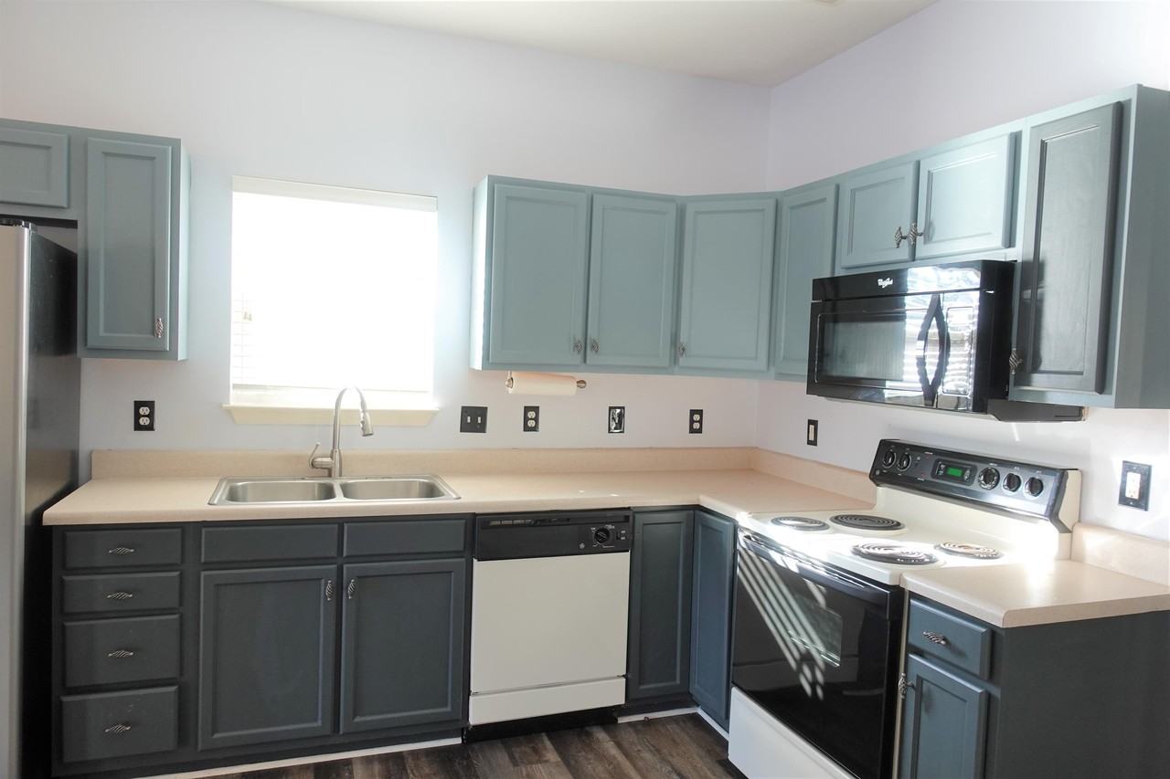 233 Highgate Cir #1 - Photo 7 of 33