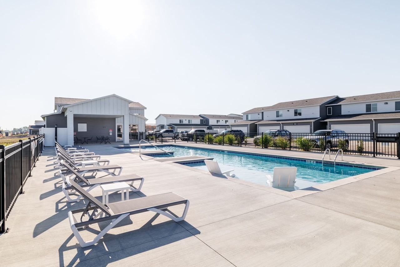 4501 E Bison Trail - Photo 2 of 16