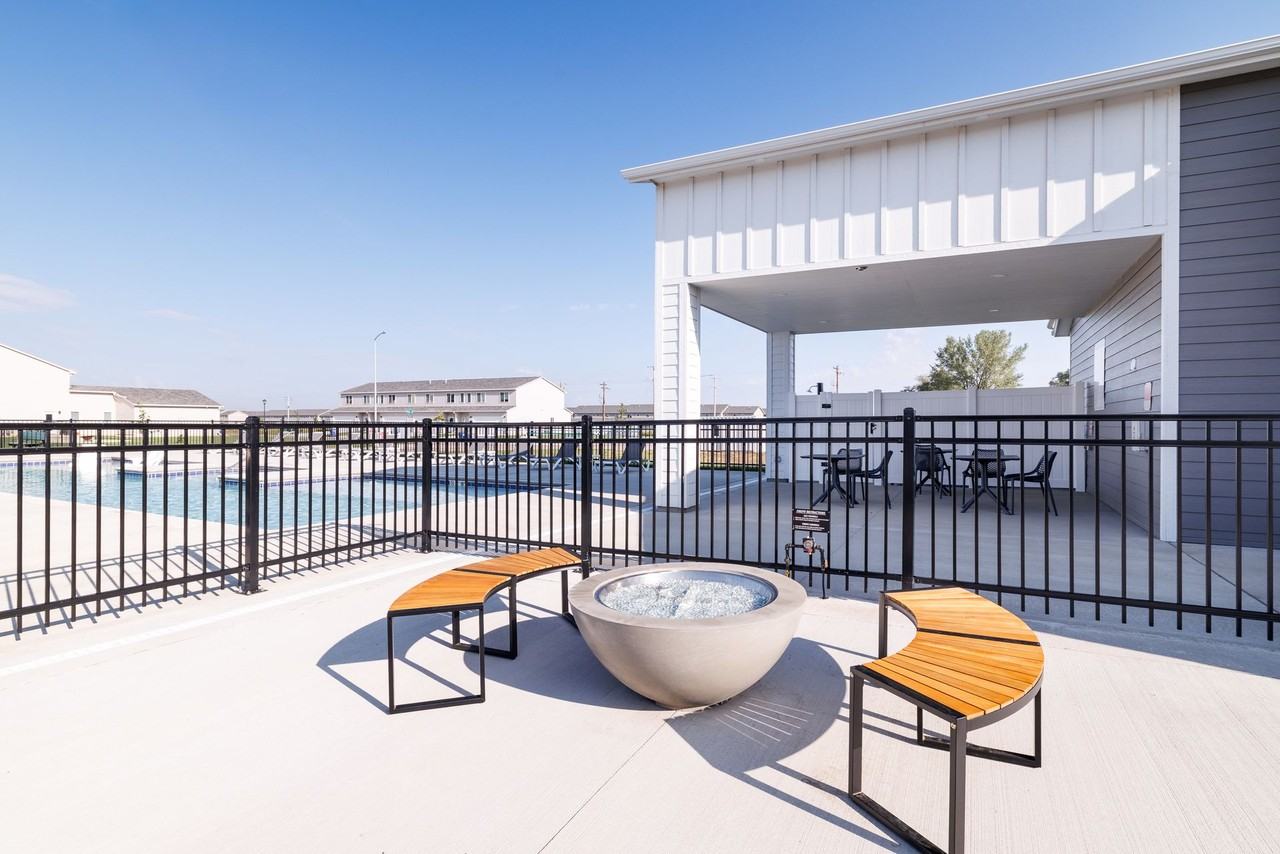 4501 E Bison Trail - Photo 3 of 16