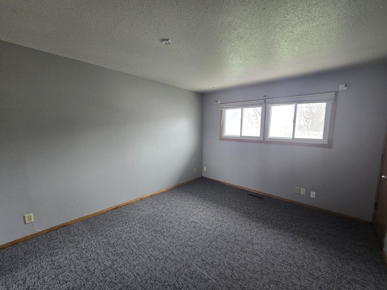 811 W 3rd St #1 - Photo 6 of 15