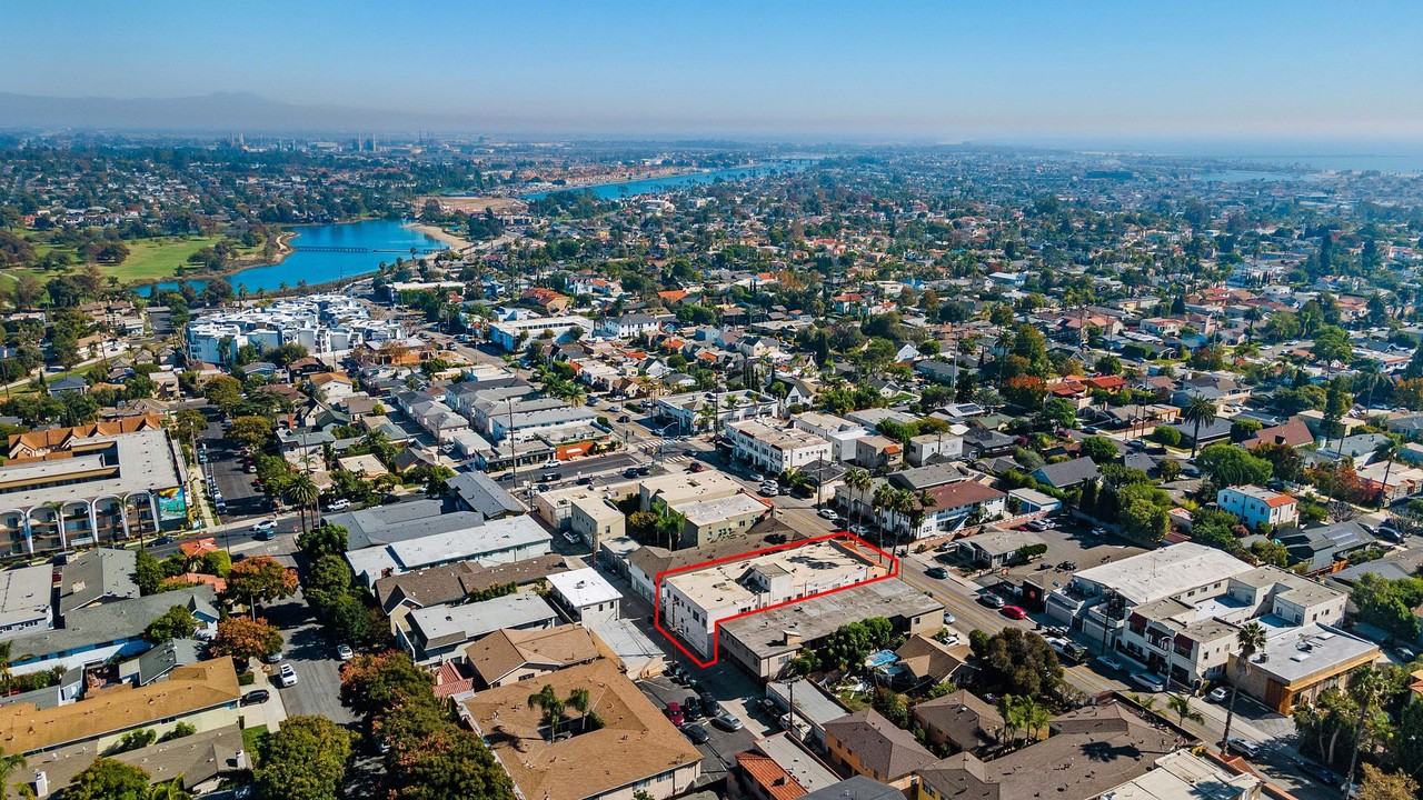 4251 E 4th Street - Photo 4 of 13