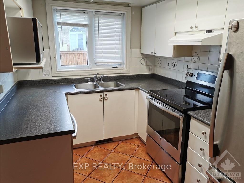 100 Hunterswood Crescent - Photo 2 of 34