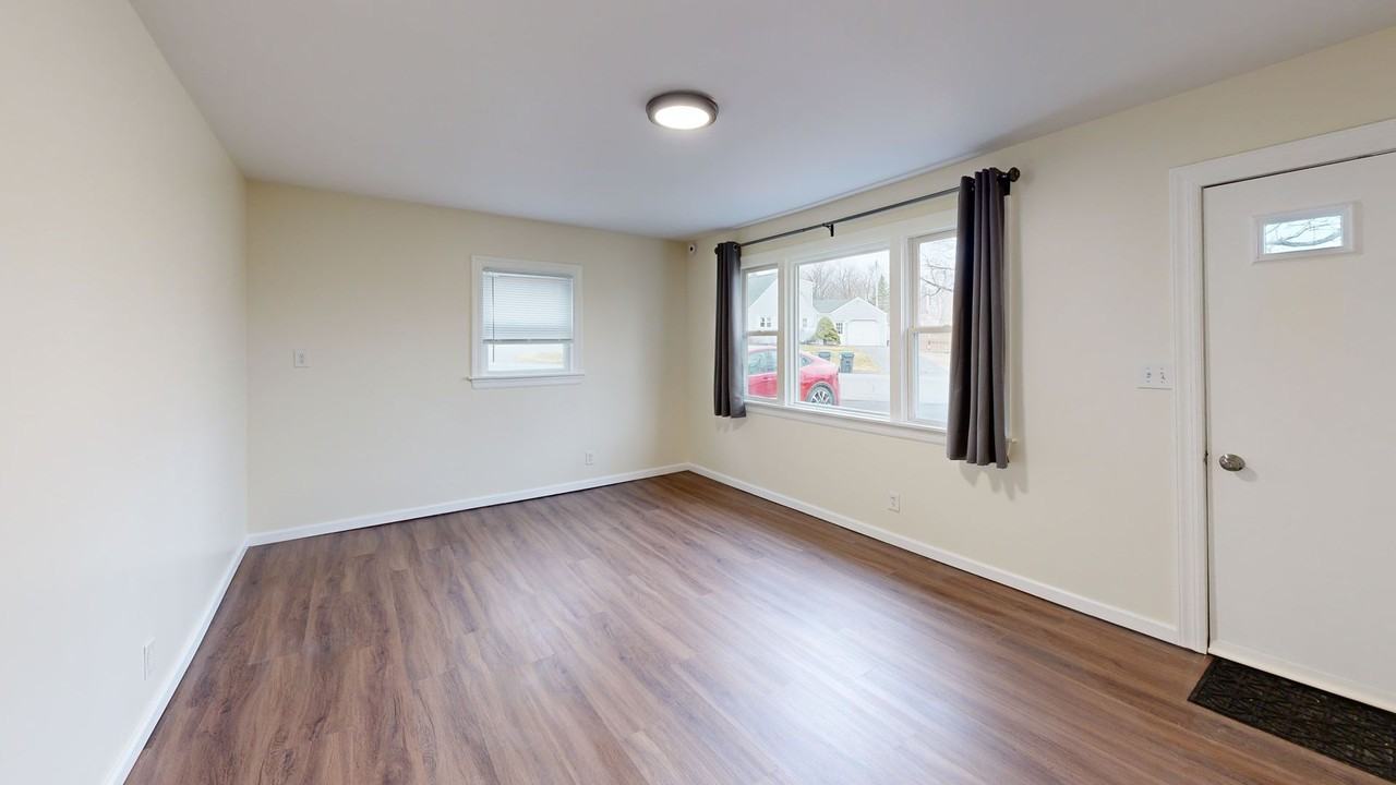 18 Whitney Rd - Photo 5 of 24