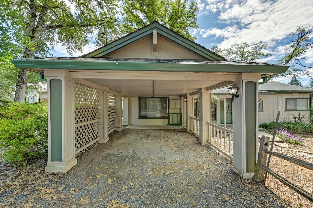 3210 Manzanita Ln - Photo 2 of 24