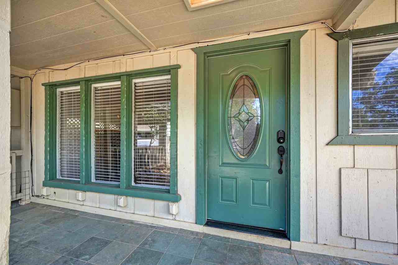 3210 Manzanita Ln - Photo 5 of 24