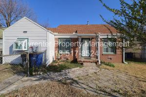 featured image of 1043 N Harvard Ave