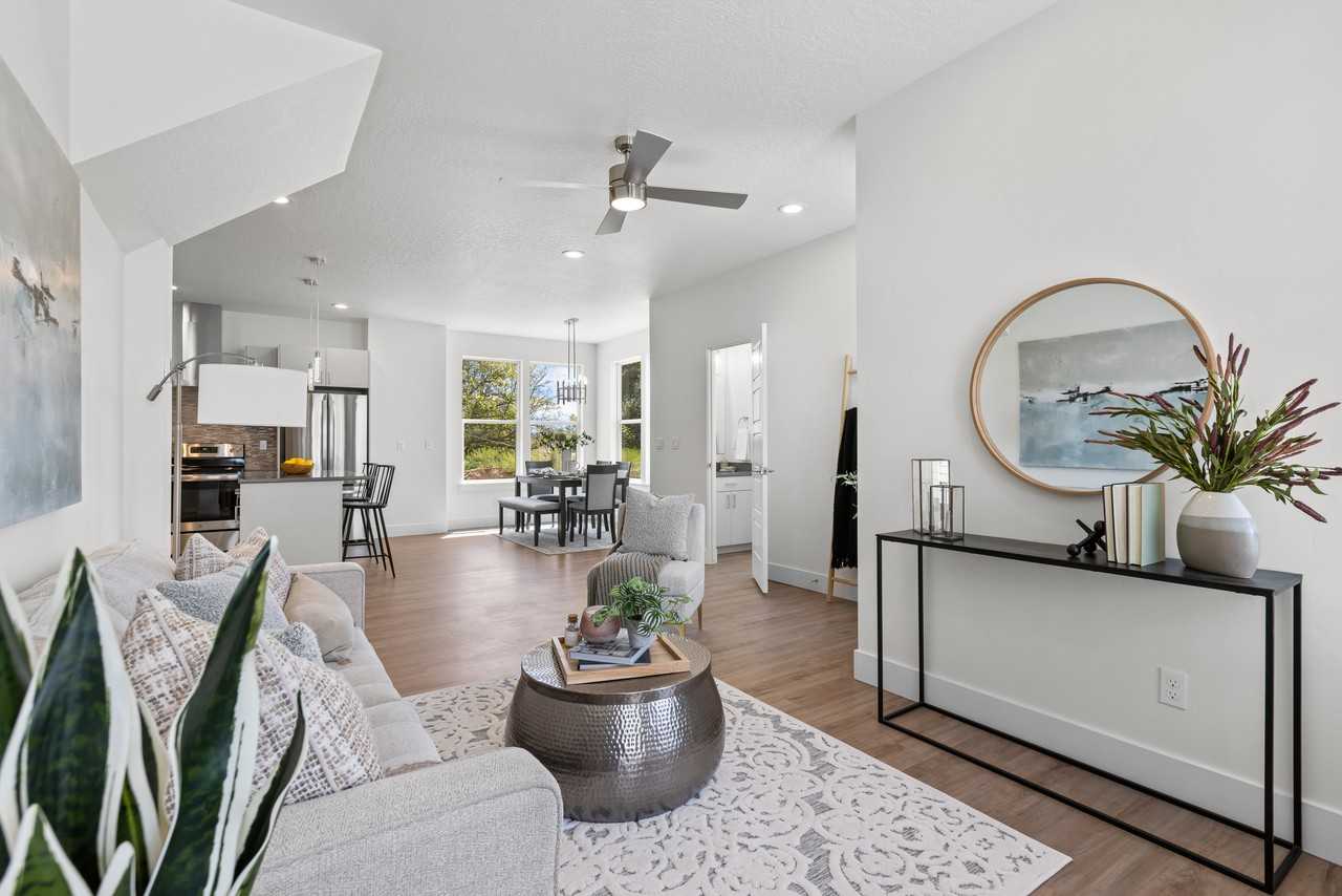 495 E Violets Cove Ln #1 - Photo 4 of 34