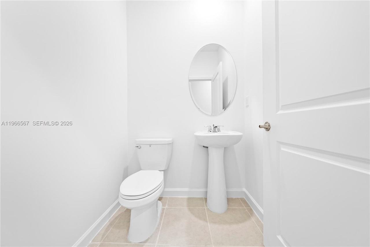 2442 Southeast 30th Street #2442 - Photo 6 of 36