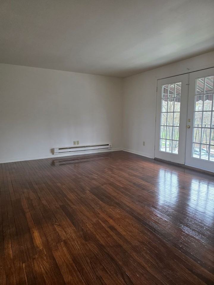511 W Water St - Photo 2 of 14