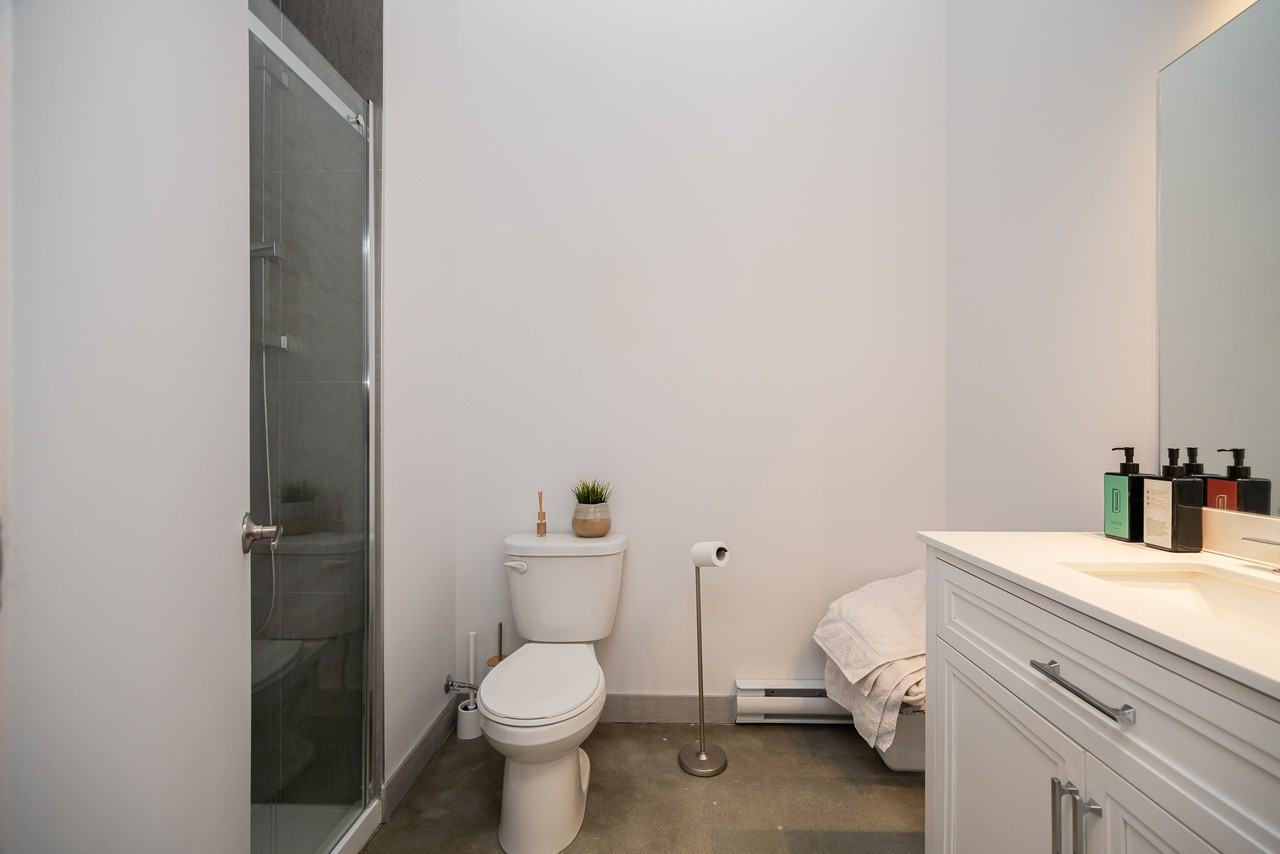 6728 Boulevard Saint-Laurent #306 - Photo 3 of 9