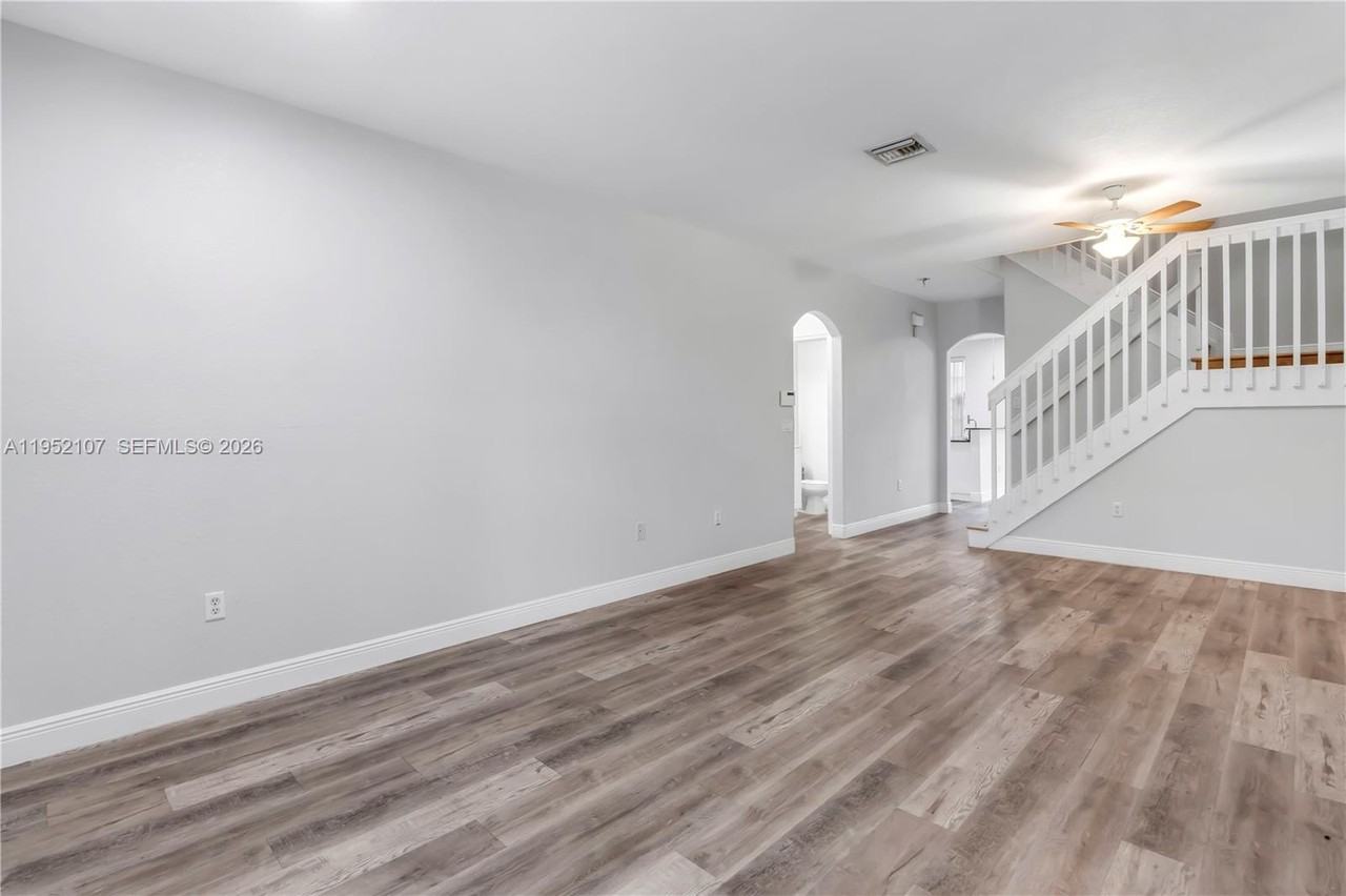 2540 Southwest 85th Terrace - Photo 5 of 13