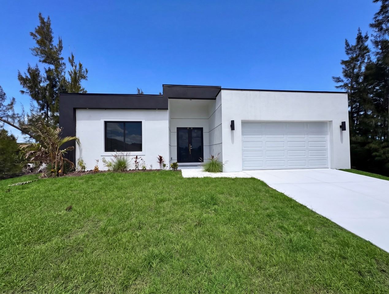 4505 Nw 34th St #1 - Photo 3 of 29