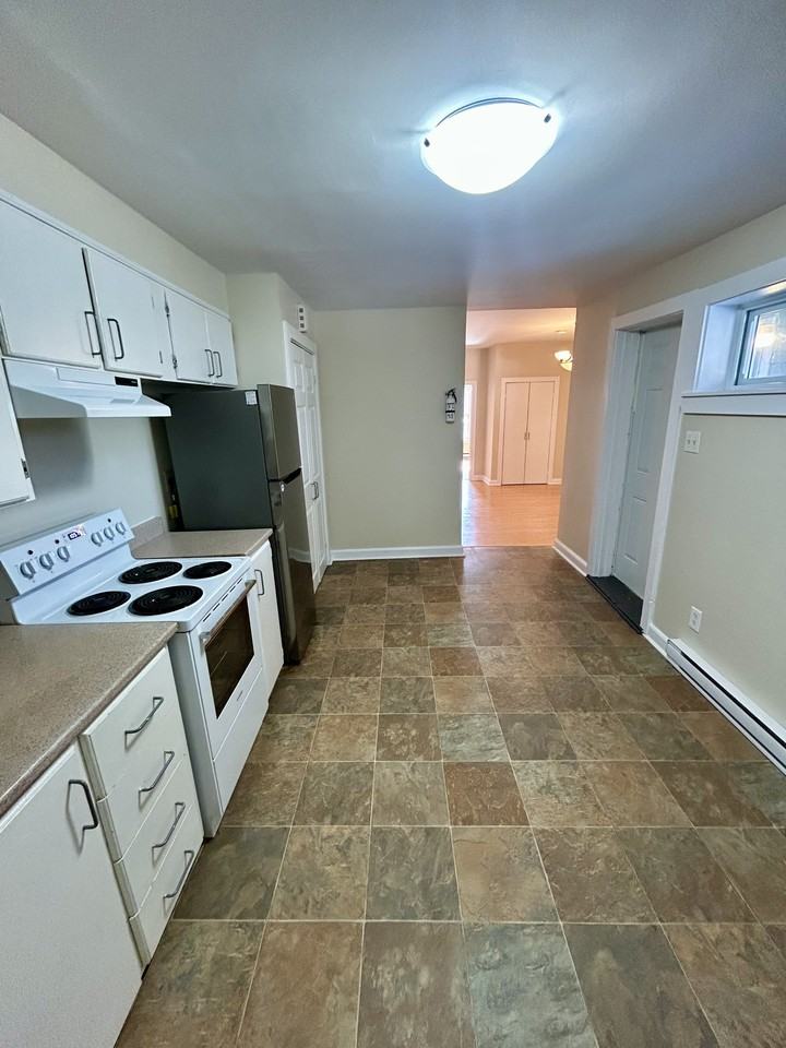 140A Gower St #1 - Photo 4 of 8