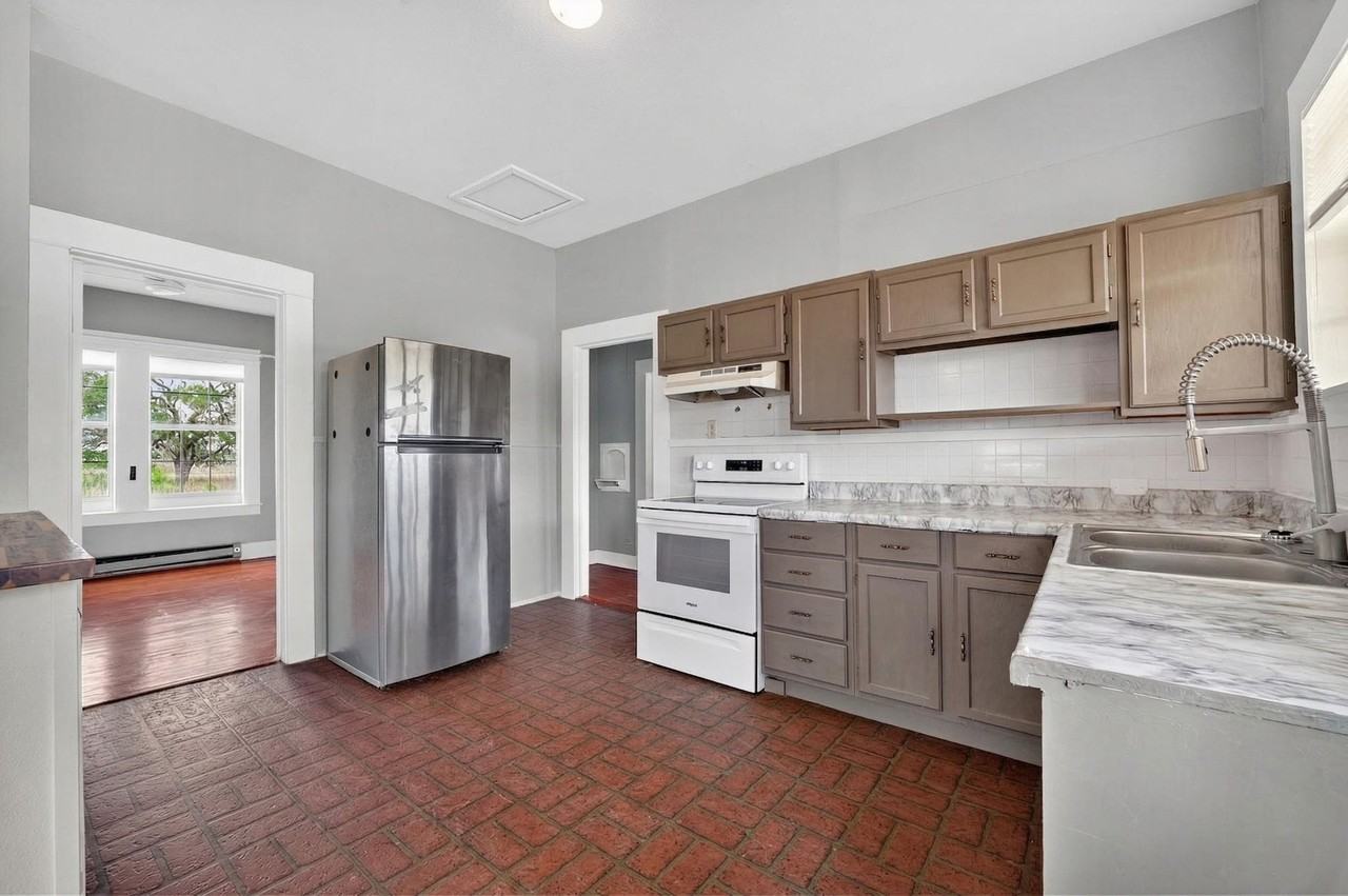 3021 County Road 467 #1 - Photo 5 of 26