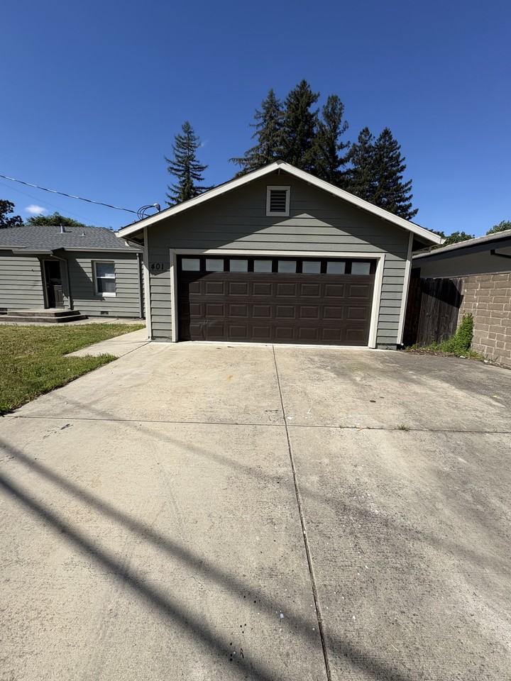 401 Ainsley Ave #1 - Photo 3 of 21