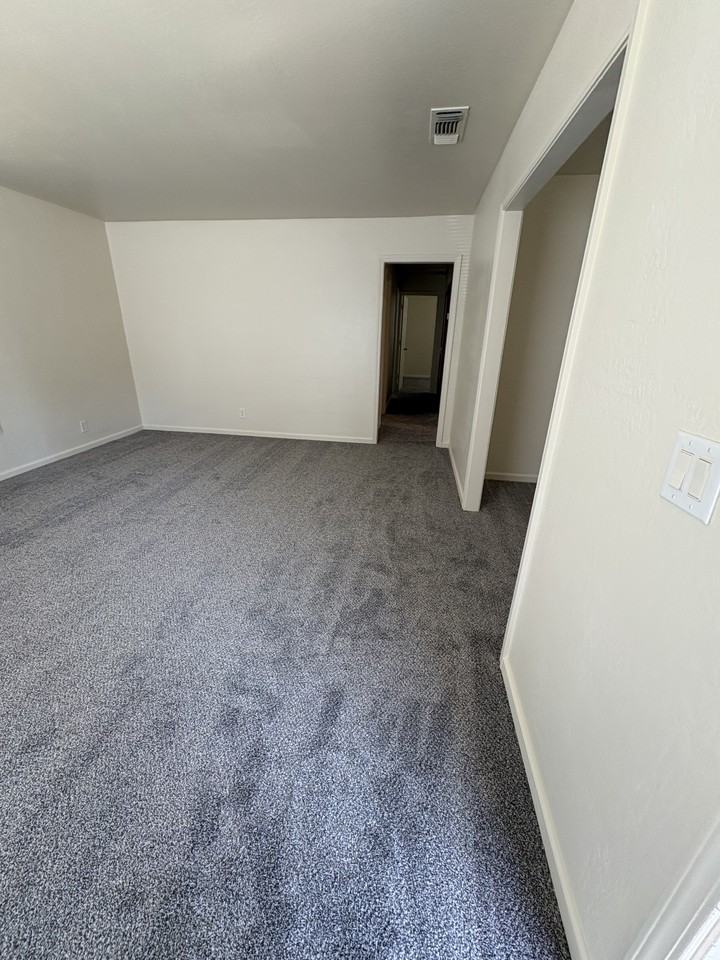 401 Ainsley Ave #1 - Photo 6 of 21