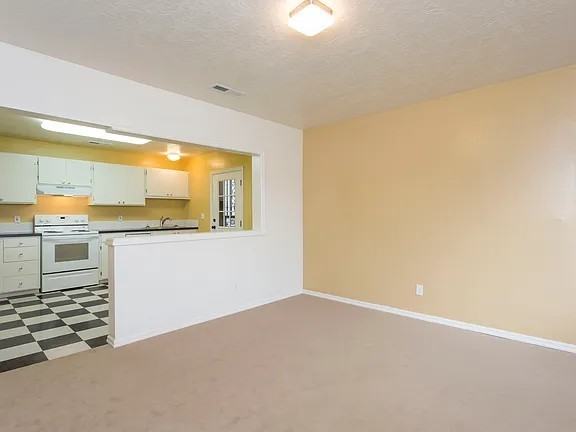 4507 Se 67th Ave #1 - Photo 3 of 7