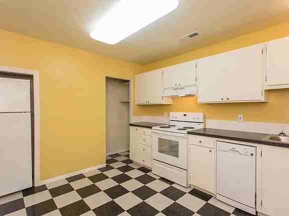 4507 Se 67th Ave #1 - Photo 5 of 7