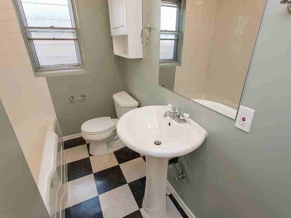 4507 Se 67th Ave #1 - Photo 6 of 7