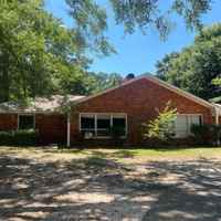 featured image of 918 Robert St #2