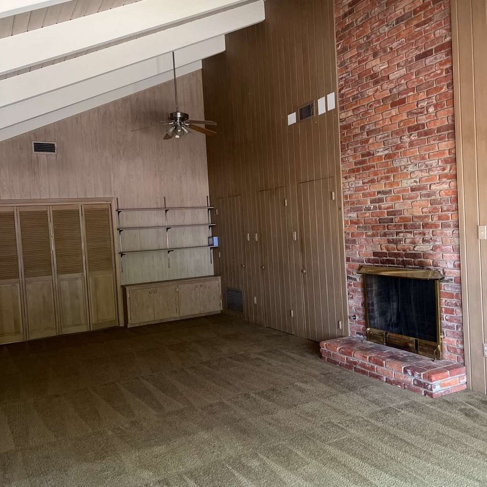 918 Robert St #2 - Photo 2 of 6