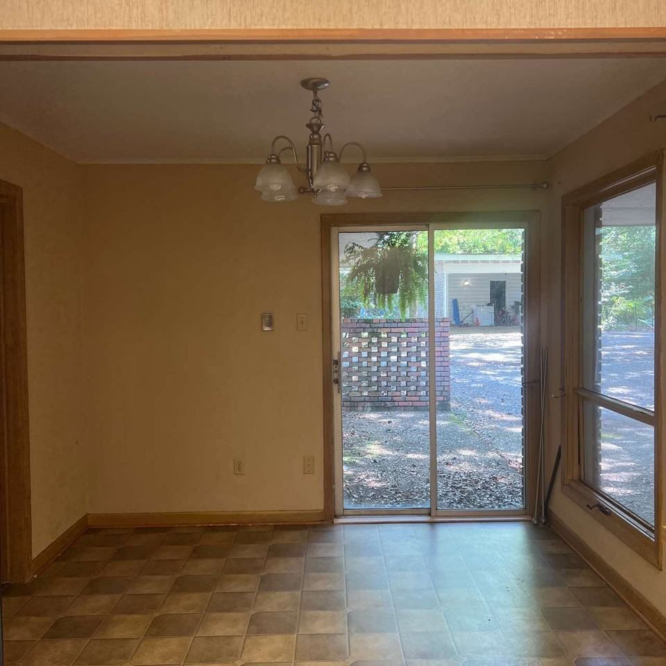 918 Robert St #2 - Photo 4 of 6