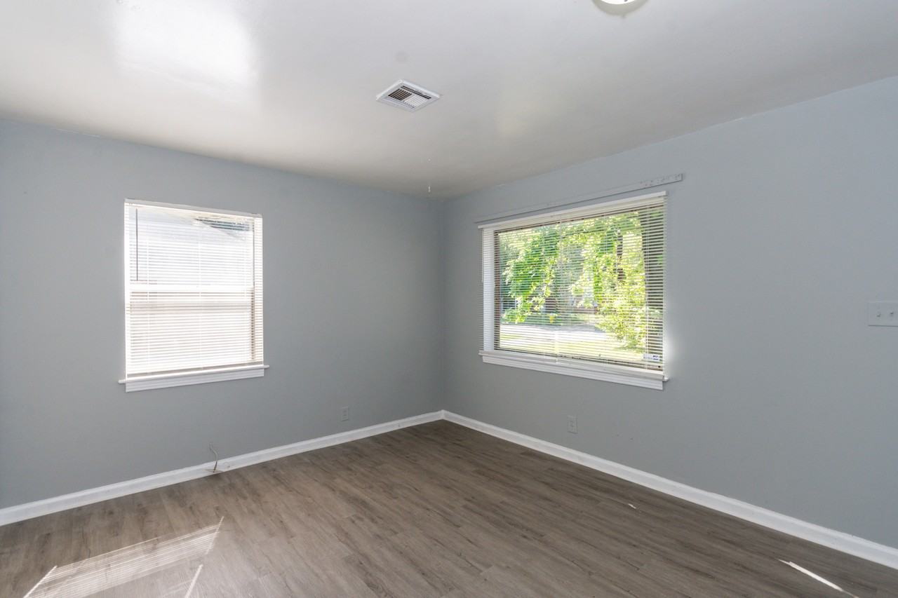 1024 Grenada Dr #1 - Photo 2 of 36