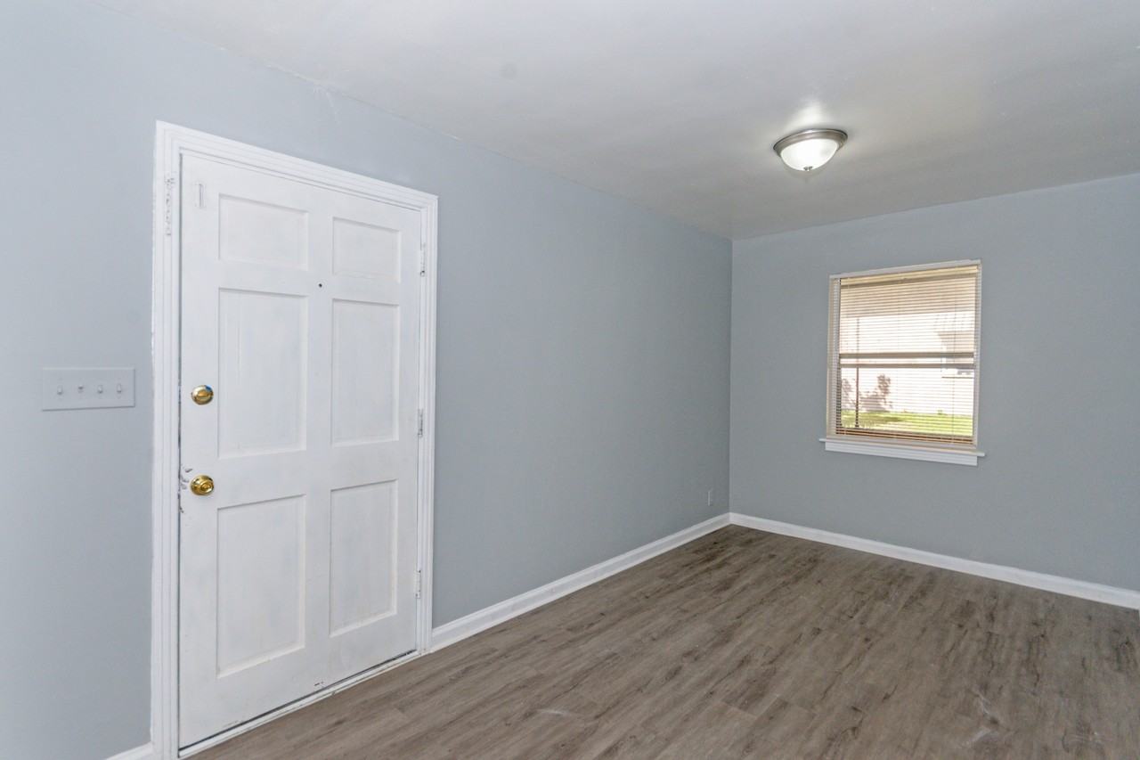 1024 Grenada Dr #1 - Photo 4 of 36