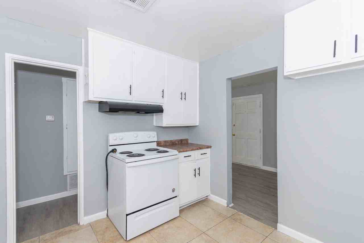 1024 Grenada Dr #1 - Photo 7 of 36