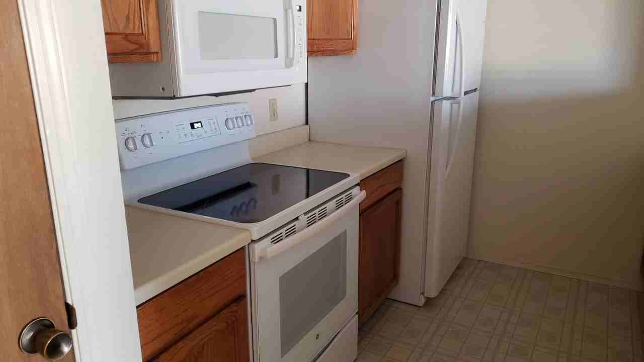 2604 1/2 N Grand Ave #A - Photo 6 of 16