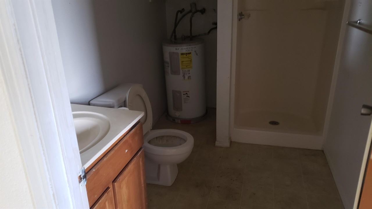 1013 West 13th Street  A - 1 #1 - Photo 7 of 10