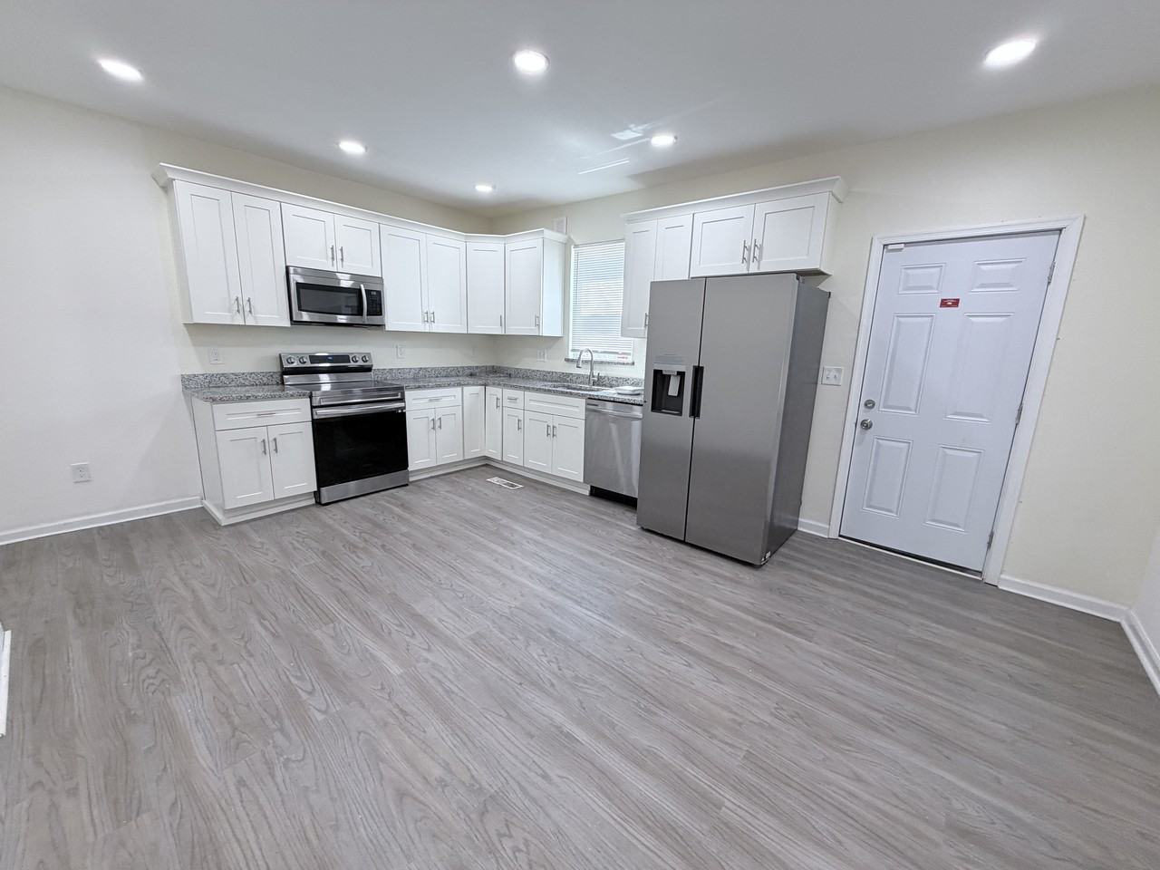 907 Rugby St #1 - Photo 2 of 37