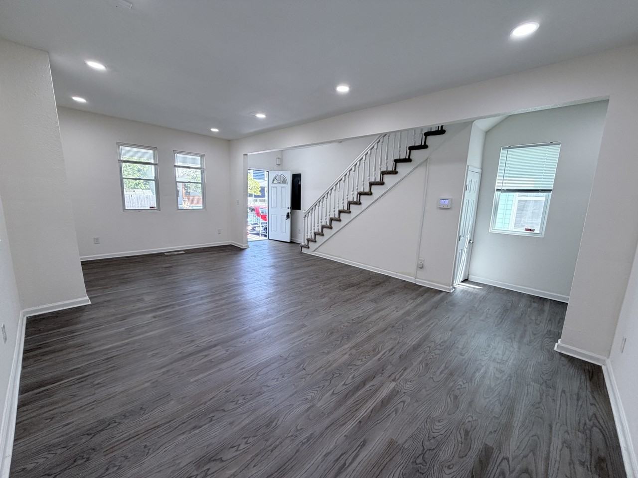 907 Rugby St #1 - Photo 6 of 37