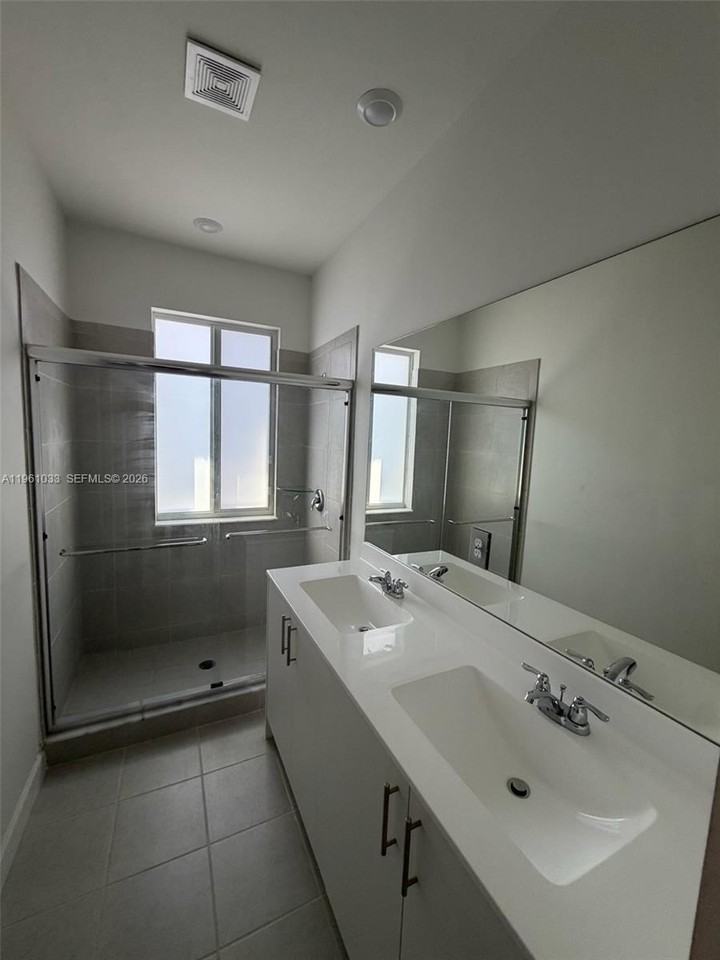 679 Southeast 13th Street Circle #679 - Photo 4 of 21